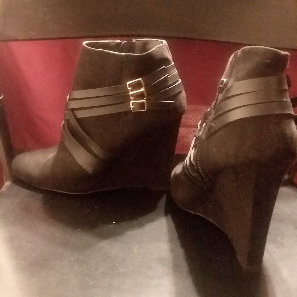 Black Womens 8 Wedges Dress Shoes (RUN SMALL MAYBE A 7 To 7 1/2)